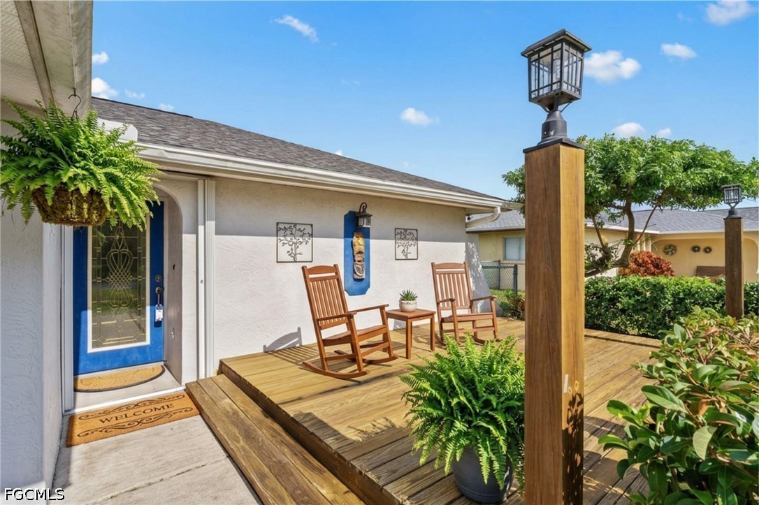 2 Bed SingleFamilyResidence for Sale in Cape Coral, FL — photo 2