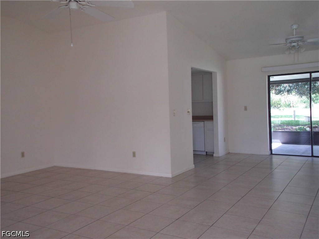 2 Bed SingleFamilyResidence for Sale in Sable Springs, FL — photo 2