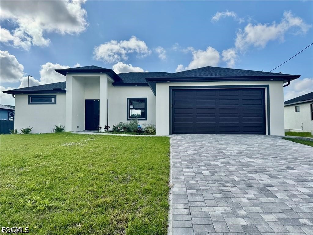 4 Bed SingleFamilyResidence for Sale in Cape Coral, photo 2