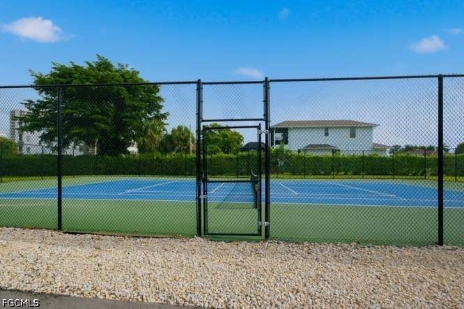 2 Bed Condominium for Sale in Sea View Club, FL, $600,000 — photo 2