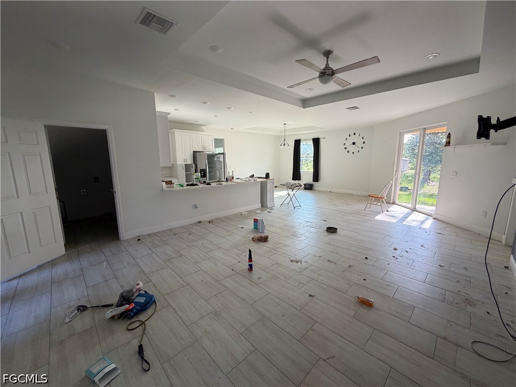 4 Bed SingleFamilyResidence for Sale in Lehigh Acres, photo 2