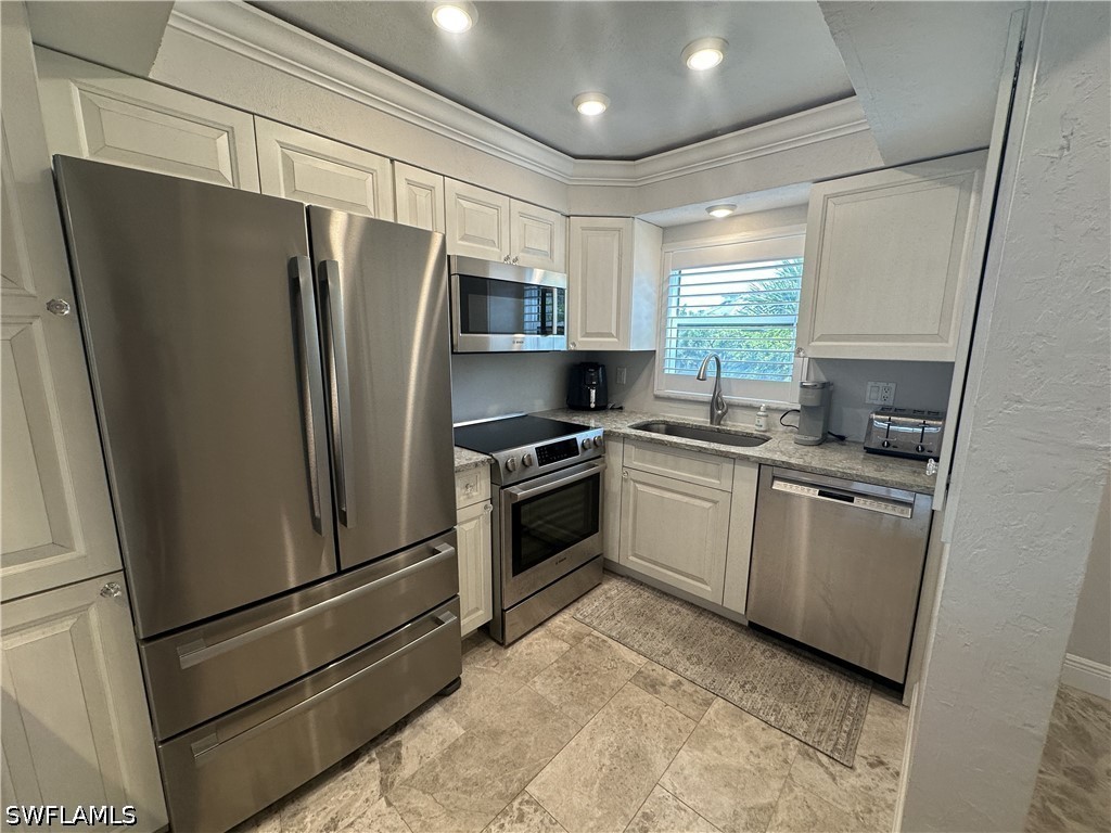 2 Bed Condominium for Sale in Fort Myers Beach, photo 2
