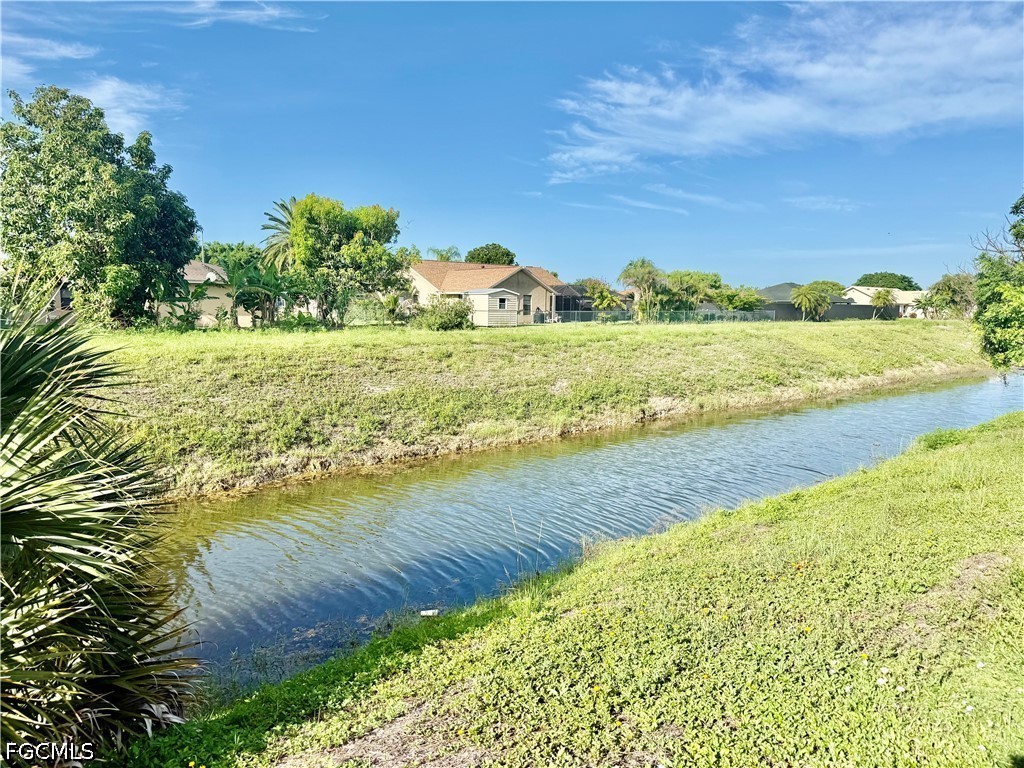 3 Bed SingleFamilyResidence for Sale in Lehigh Acres, photo 2