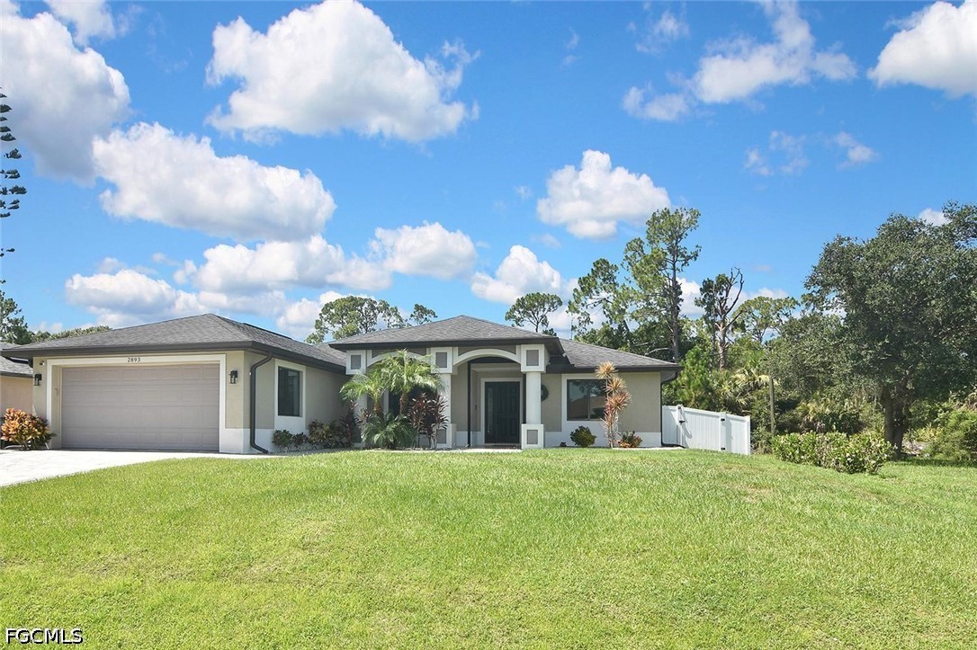 3 Bed Pool Home for Sale in Port Charlotte, photo 2