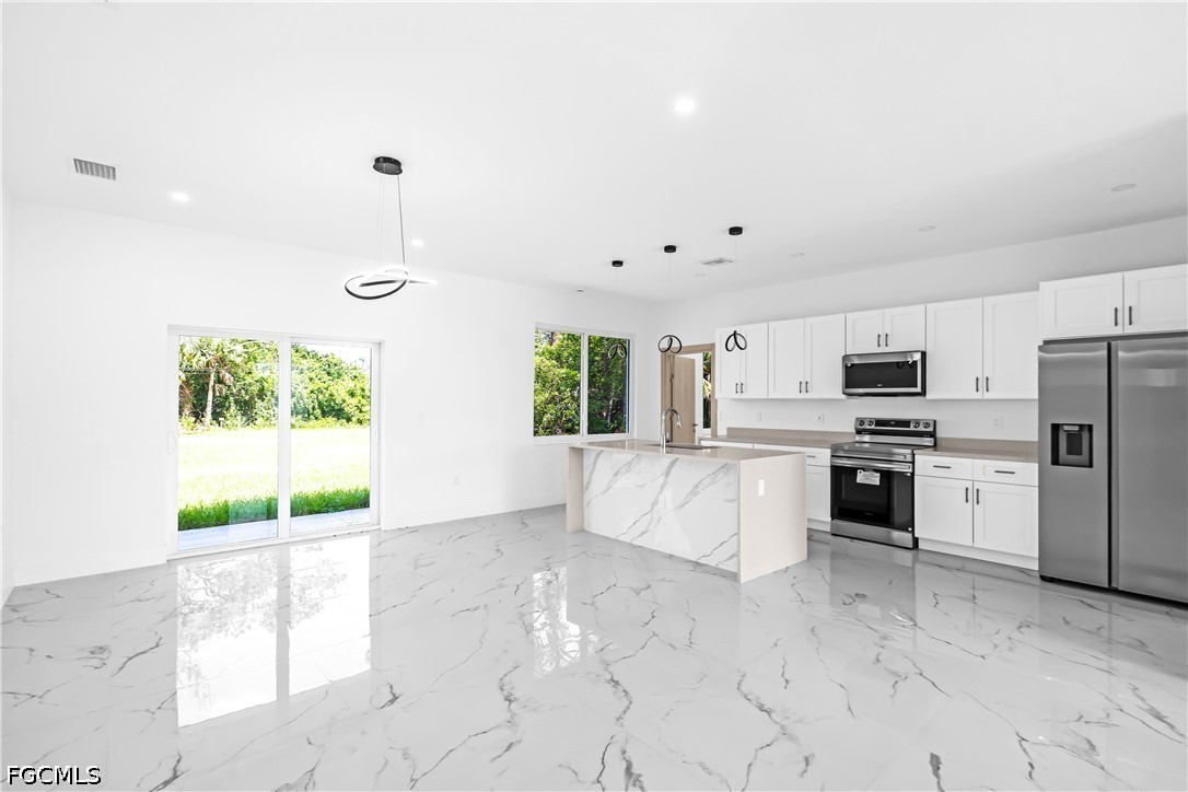 3 Bed SingleFamilyResidence for Sale in Lehigh Acres, FL — photo 2
