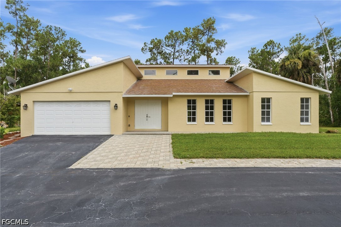 3 Bed SingleFamilyResidence for Sale in Naples, FL, $549,900 — photo 2