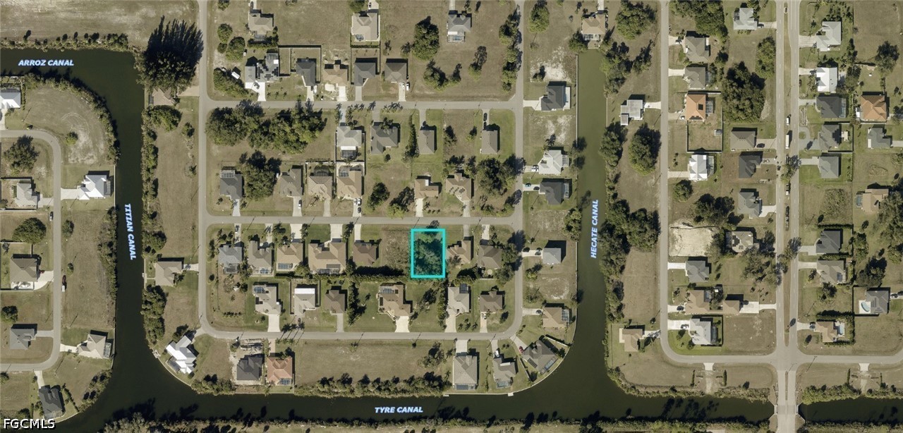 Residential for Sale in Cape Coral, photo 2