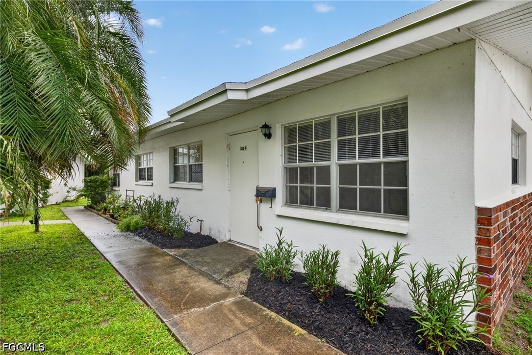 2 Bed Condominium for Sale in Fort Myers, photo 2
