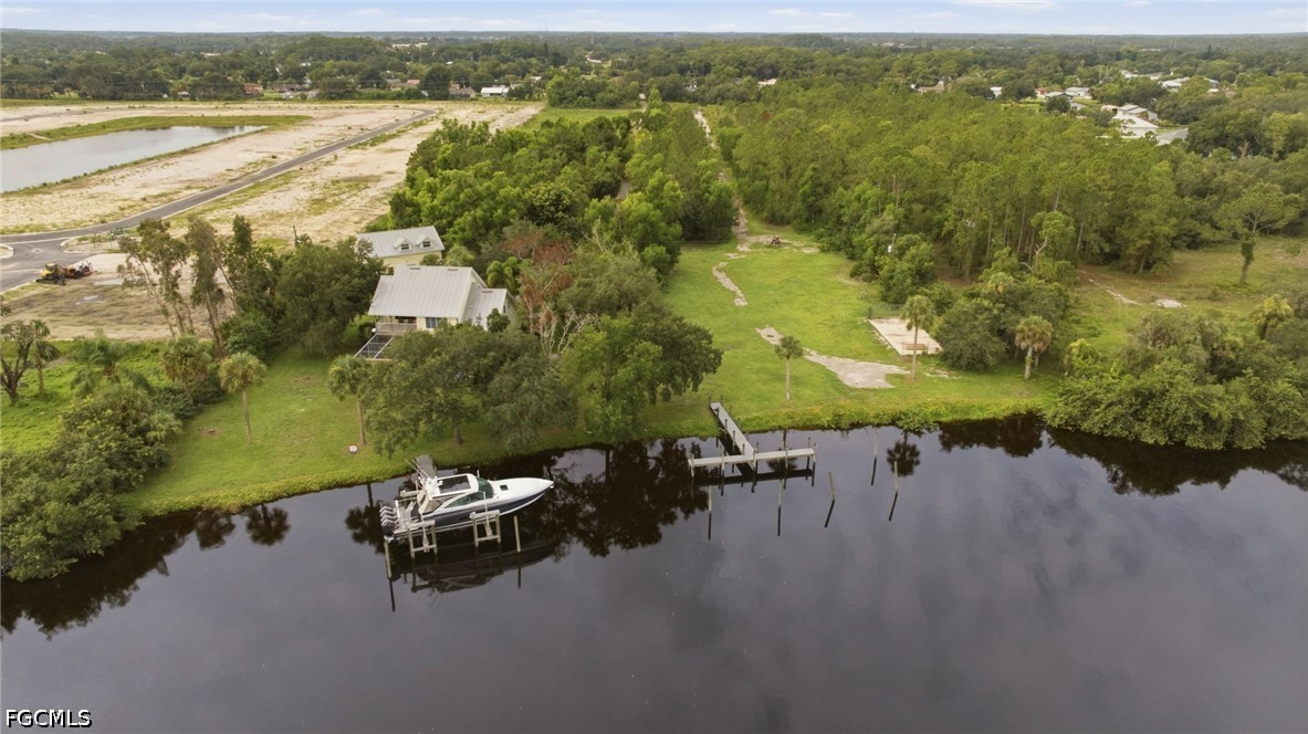 5 Bed Pool Home for Sale in Fort Myers, photo 2