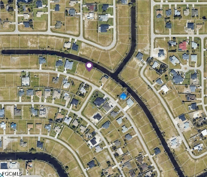 Waterfront Home for Sale in Cape Coral, photo 2