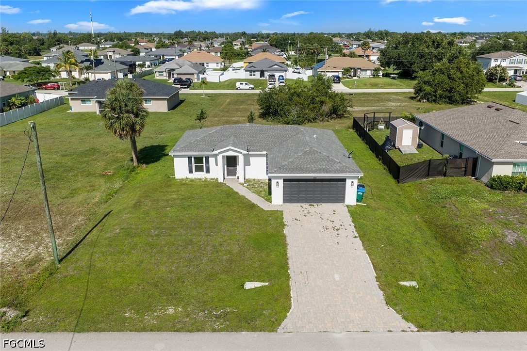 3 Bed SingleFamilyResidence for Sale in Cape Coral, photo 2