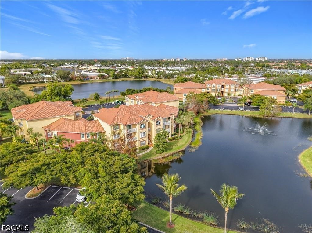 2 Bed Condominium for Sale in Fort Myers, FL — photo 2