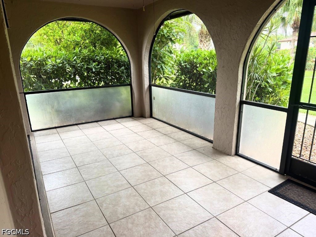 2 Bed Townhouse for Sale in Hacienda Village, FL, $2,075 — photo 2