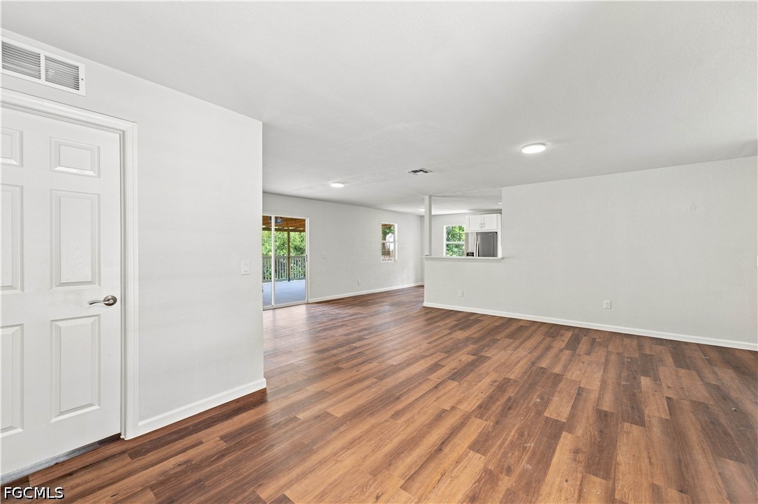 5 Bed SingleFamilyResidence for Sale in Lehigh Acres, photo 2