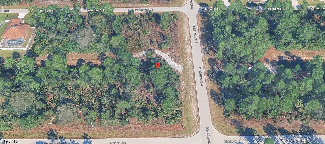 Residential for Sale in Lehigh Acres, photo 2