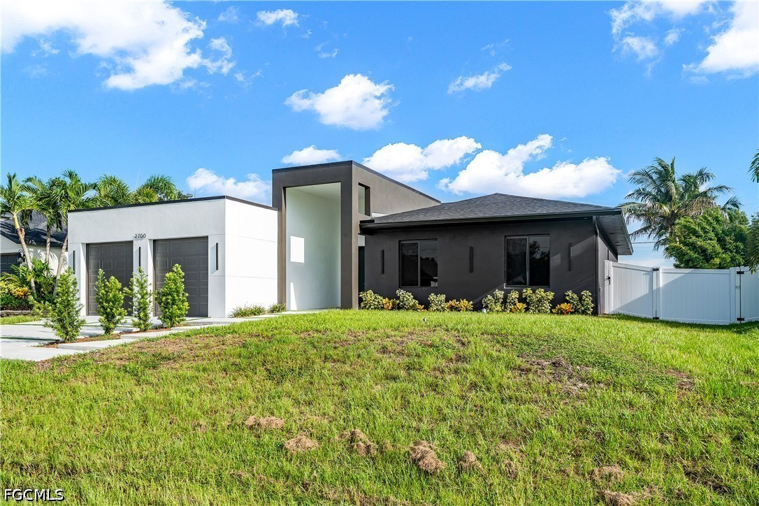 3 Bed SingleFamilyResidence for Sale in Cape Coral, FL — photo 2