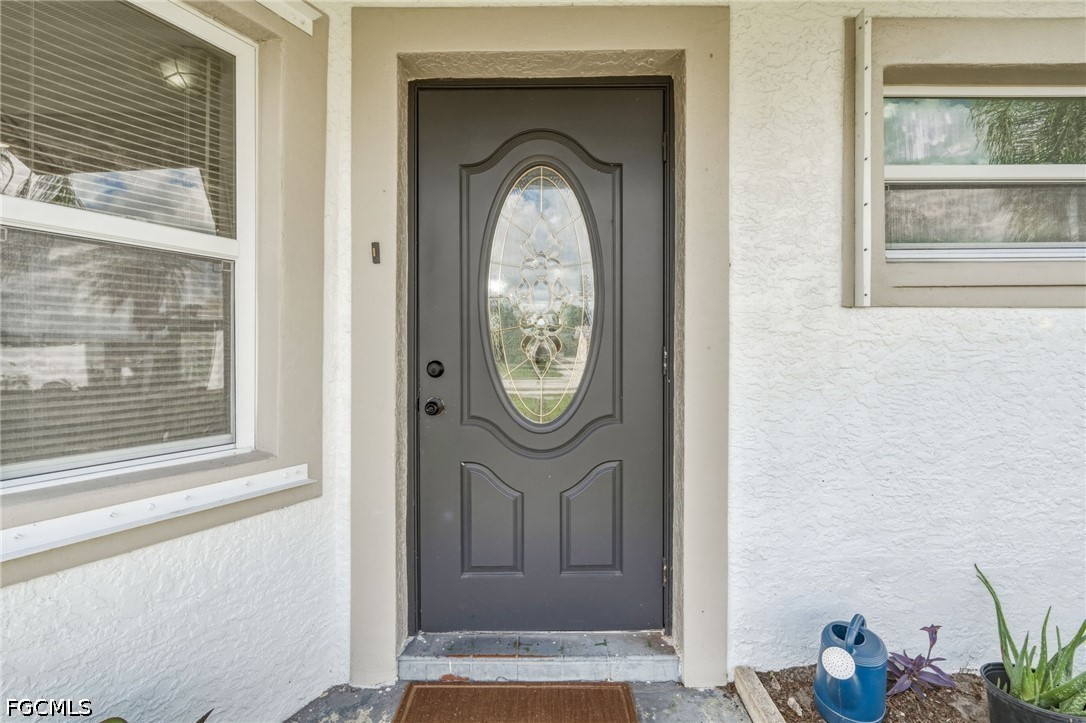 3 Bed SingleFamilyResidence for Sale in San Carlos Park, FL — photo 2