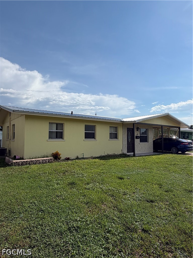 3 Bed Waterfront Home for Sale in Clewiston, FL — photo 2