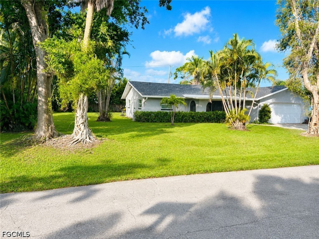 3 Bed Pool Home for Sale in Bokeelia, FL — photo 2