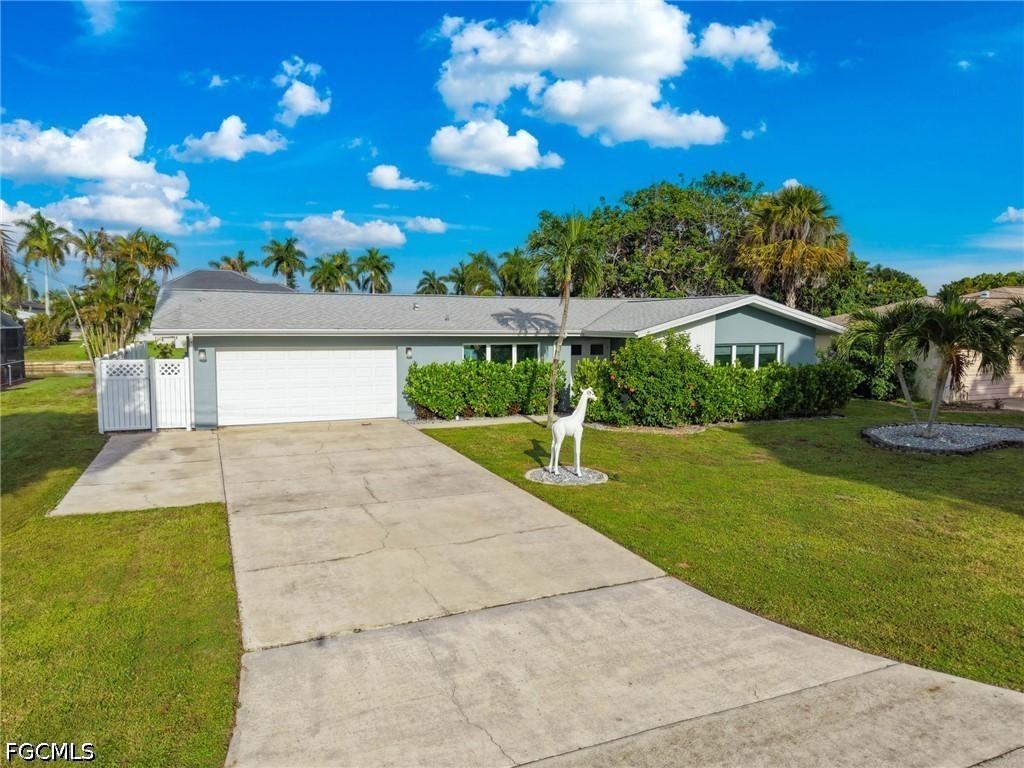 4 Bed Pool Home for Sale in Cape Coral, photo 2
