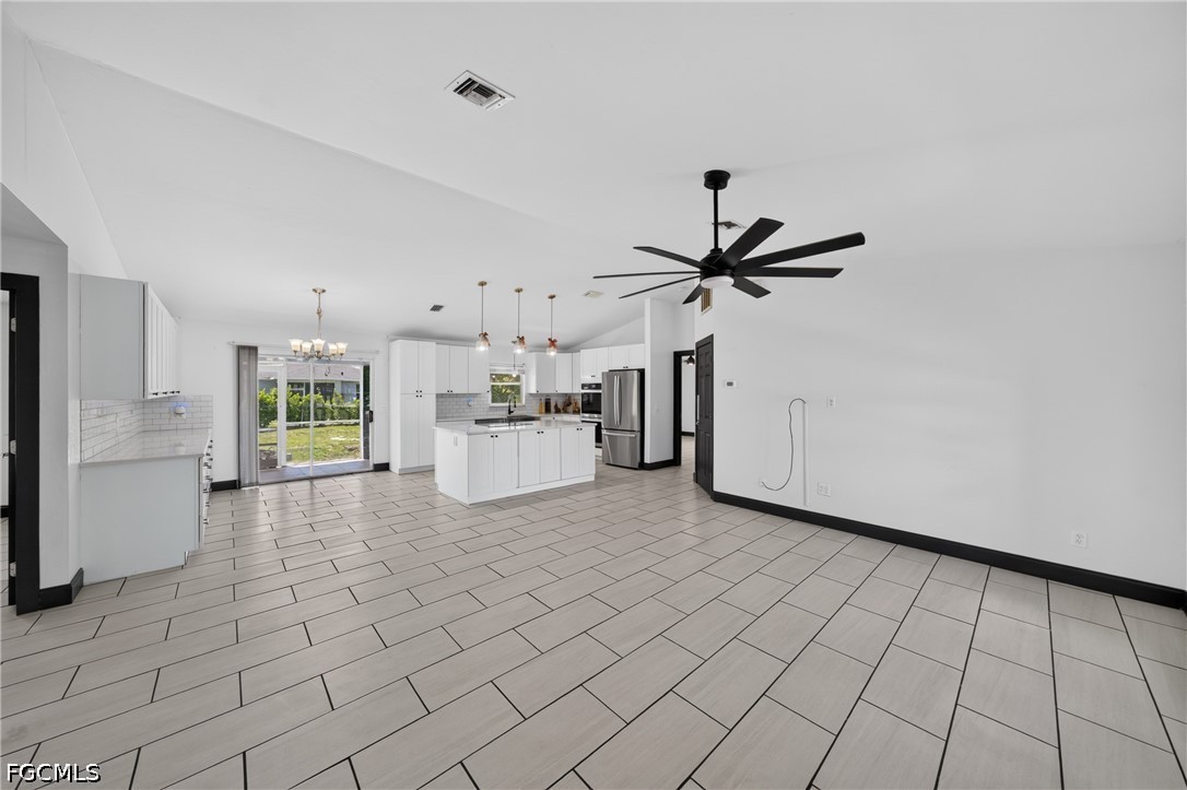 3 Bed SingleFamilyResidence for Sale in Cape Coral, photo 2