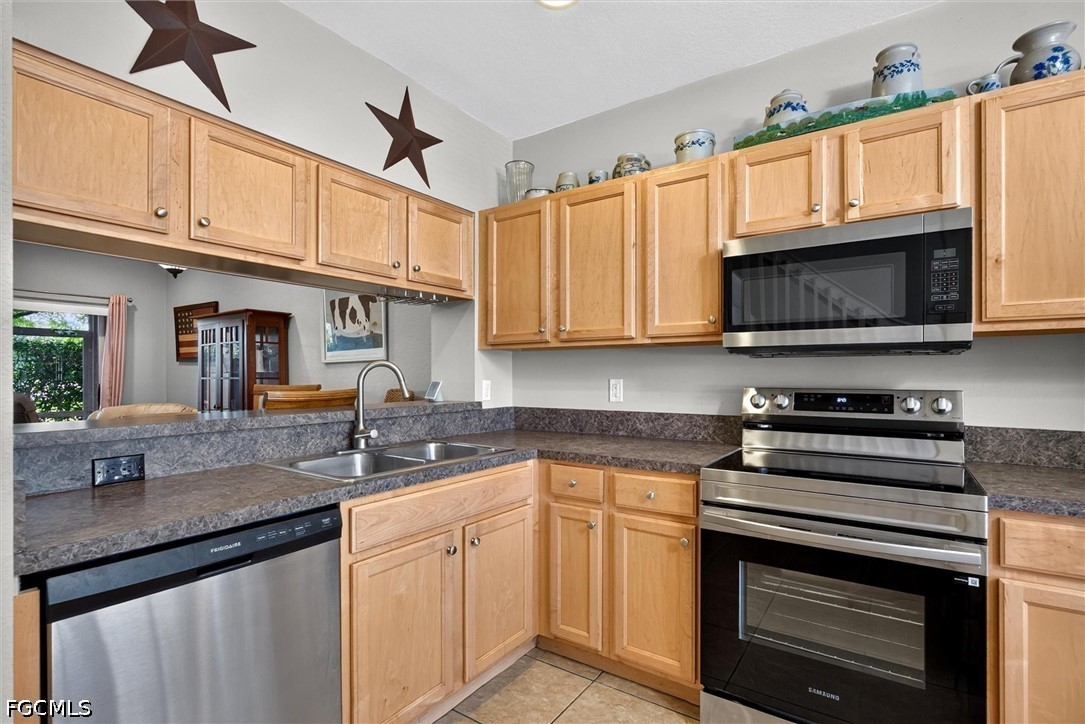 2 Bed Townhouse for Sale in Cypress Landing, photo 2