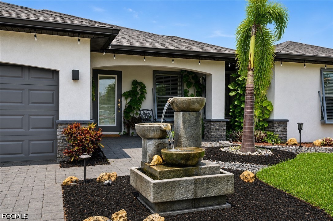 3 Bed SingleFamilyResidence for Sale in Cape Coral, FL — photo 2