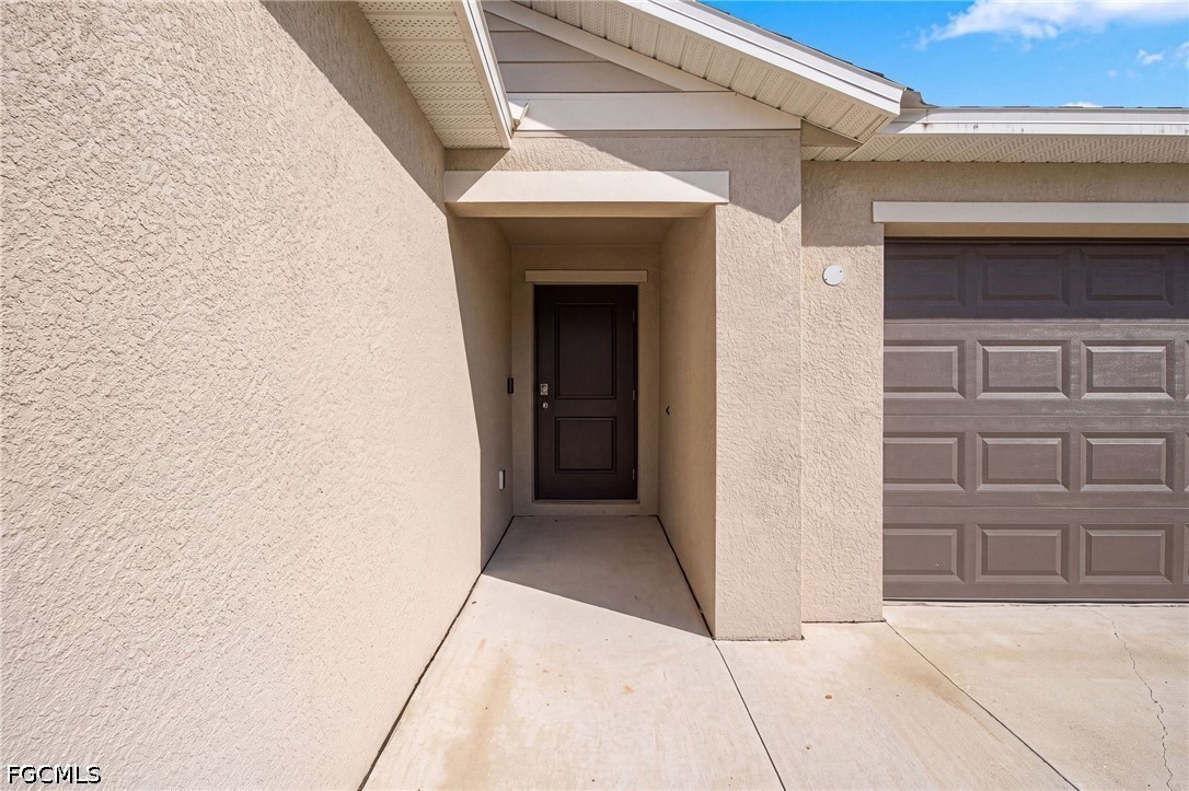 4 Bed SingleFamilyResidence for Sale in Cape Coral, FL — photo 2