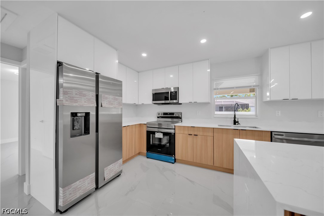 3 Bed SingleFamilyResidence for Sale in Lehigh Acres, FL — photo 2