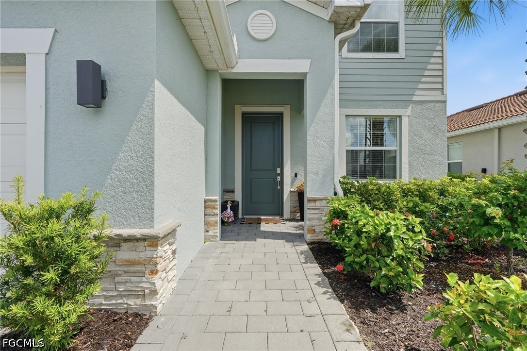 4 Bed Waterfront Home for Sale in Naples, FL, $569,900 — photo 2
