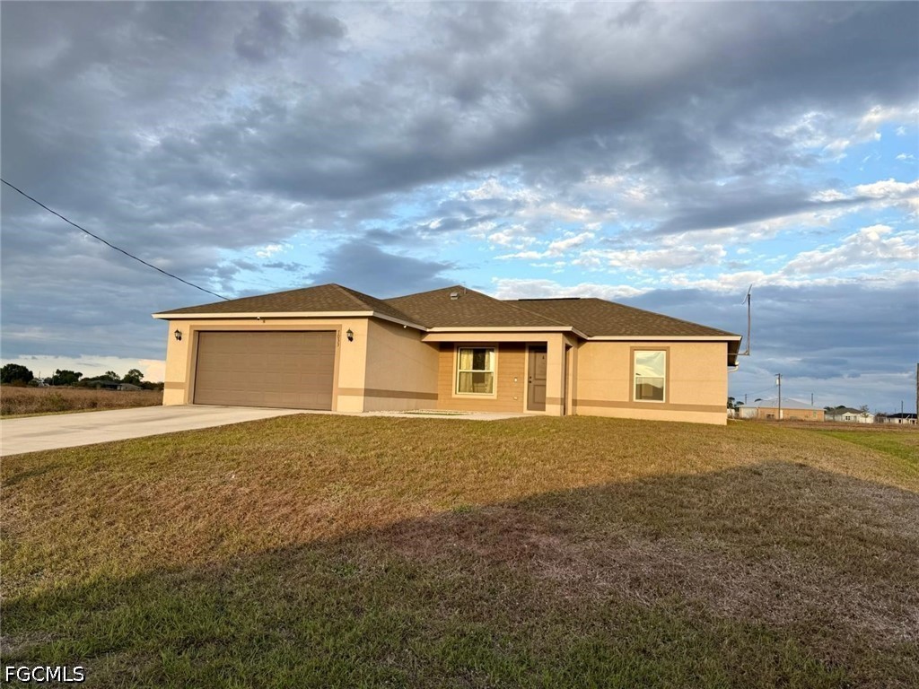 3 Bed SingleFamilyResidence for Sale in Labelle, FL — photo 2