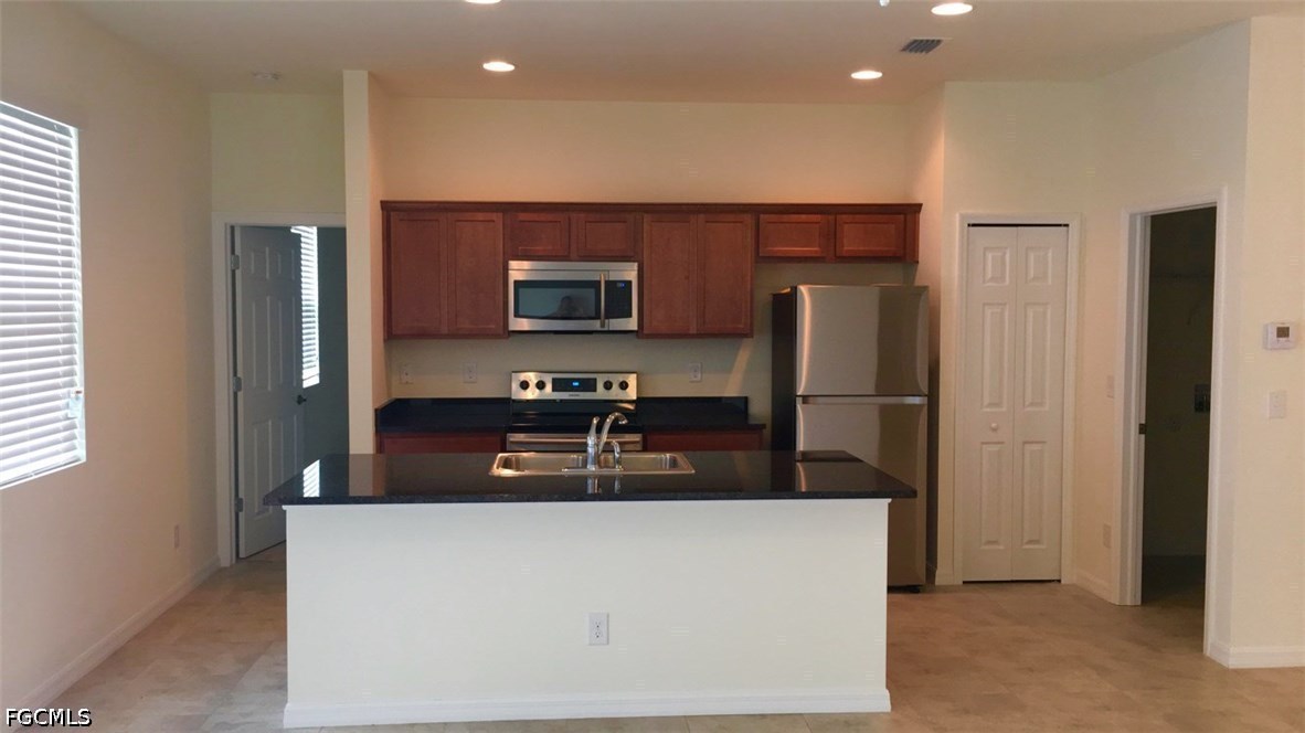 3 Bed SingleFamilyResidence for Sale in Cape Coral, FL — photo 2