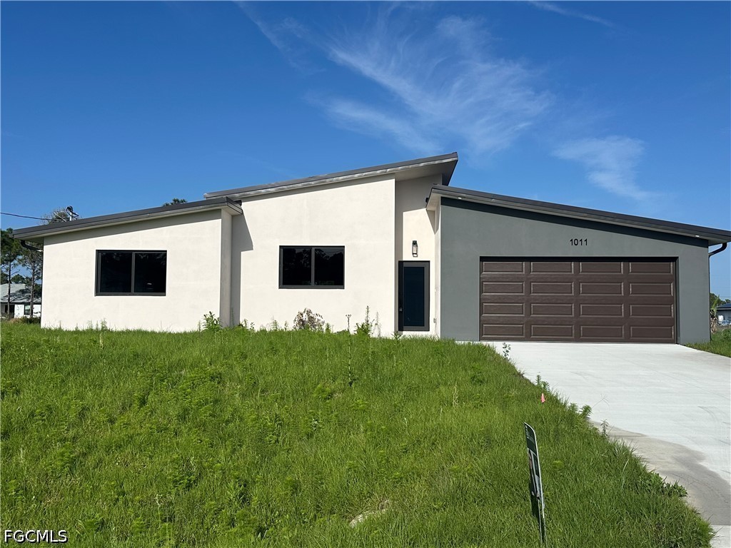 3 Bed SingleFamilyResidence for Sale in Lehigh Acres, FL — photo 2