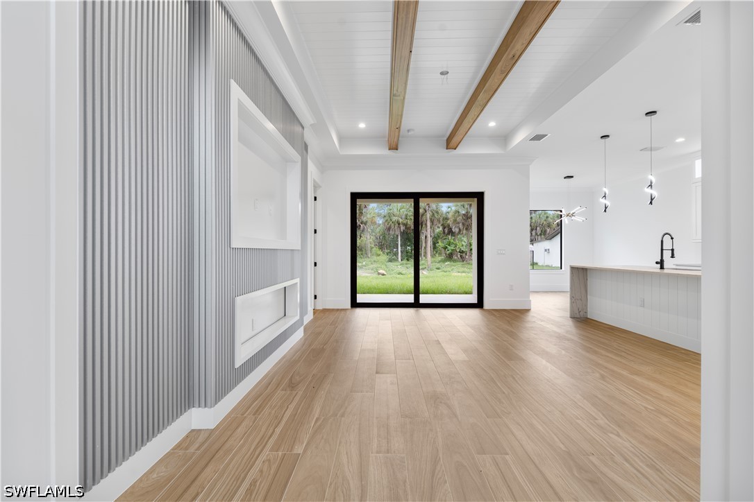 3 Bed SingleFamilyResidence for Sale in Naples, FL — photo 2