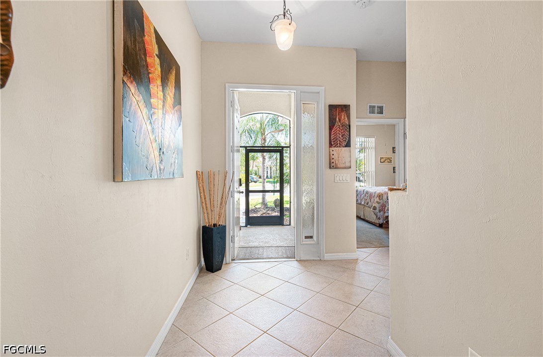 2 Bed SingleFamilyResidence for Sale in Stoneybrook, FL — photo 2