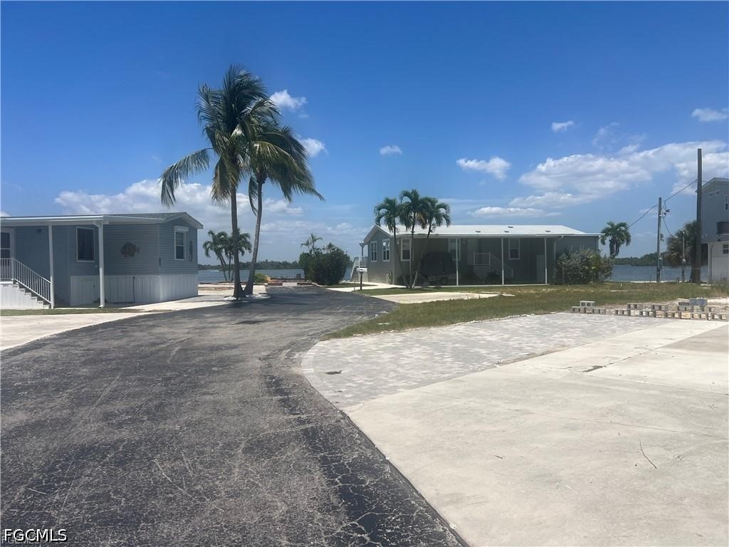 Residential for Sale in Helen Lane Condo Rv, FL, $84,000 — photo 2
