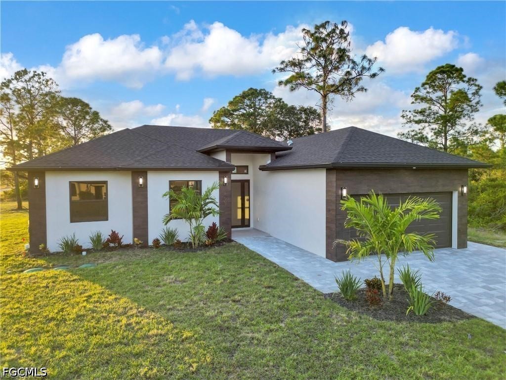 3 Bed SingleFamilyResidence for Sale in Lehigh Acres, FL — photo 2