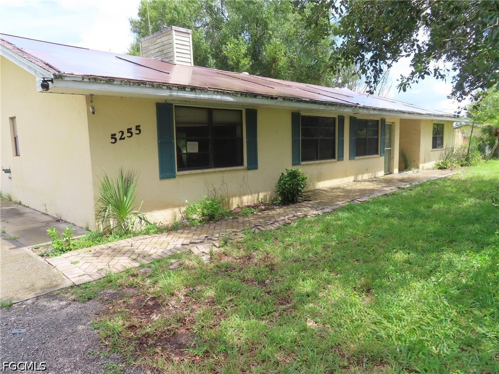 3 Bed SingleFamilyResidence for Sale in Clewiston, FL — photo 2