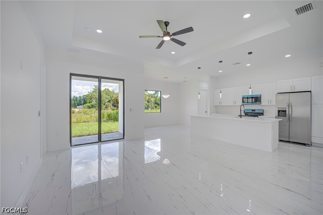 3 Bed SingleFamilyResidence for Sale in Lehigh Acres, FL — photo 2