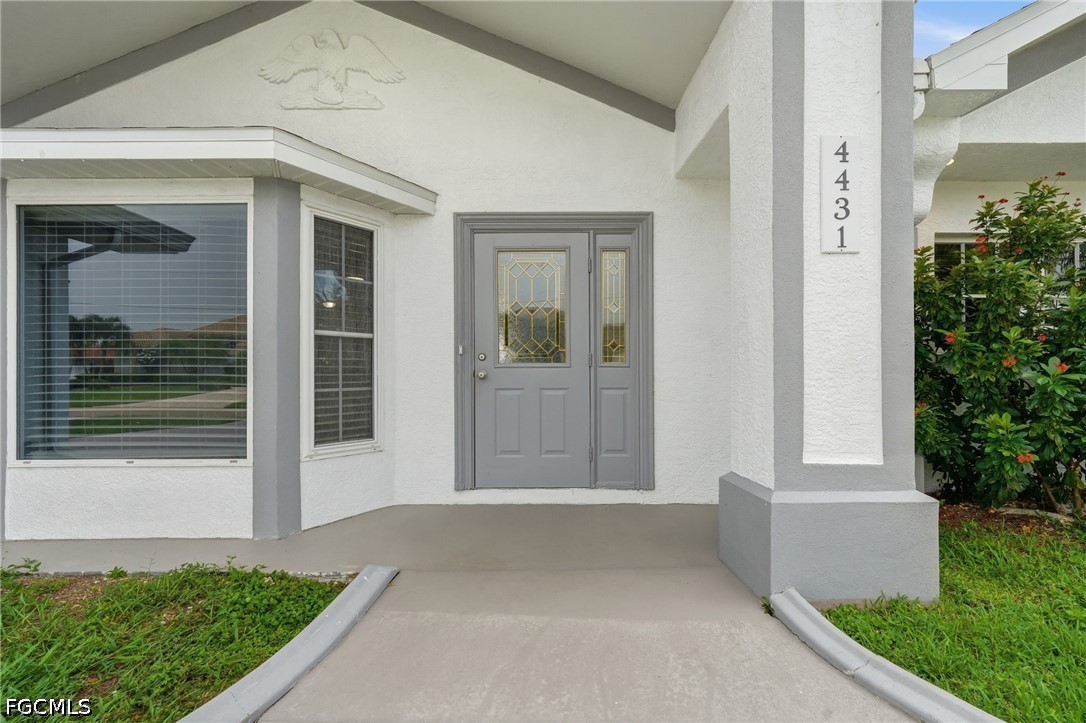 3 Bed SingleFamilyResidence for Sale in Cape Coral, FL — photo 2