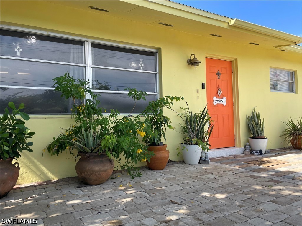 3 Bed SingleFamilyResidence for Sale in Naples, FL, $790,000 — photo 2