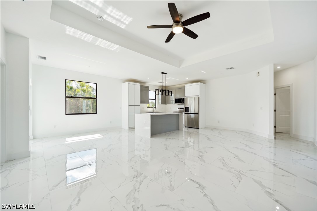 3 Bed SingleFamilyResidence for Sale in Cape Coral, FL — photo 2