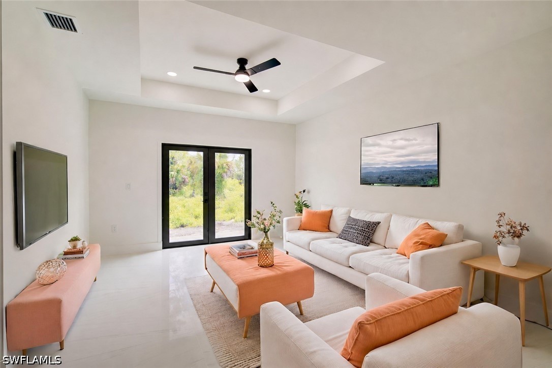 6 Bed Duplex for Sale in Twelfth Street Park, FL, $439,999 — photo 2