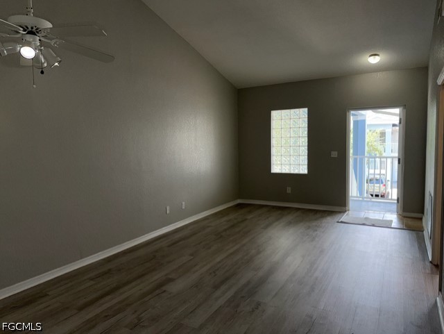 2 Bed Condominium for Sale in Fort Myers, FL, $186,000 — photo 2