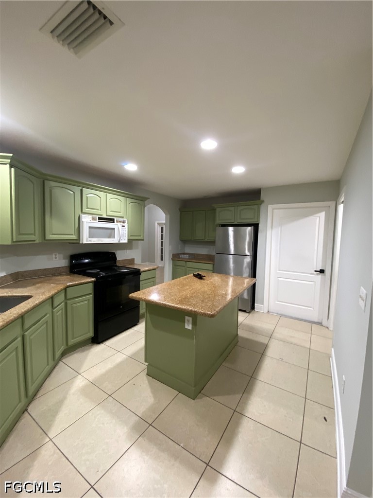 3 Bed SingleFamilyResidence for Sale in Lehigh Acres, FL — photo 2
