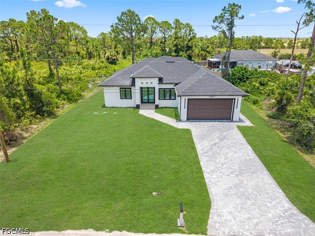 3 Bed SingleFamilyResidence for Sale in Lehigh Acres, FL — photo 2