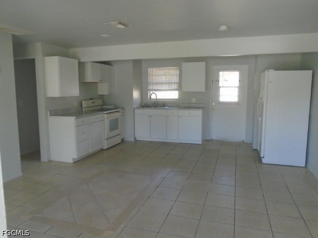 4 Bed SingleFamilyResidence for Sale in Sengs Subd, FL — photo 2