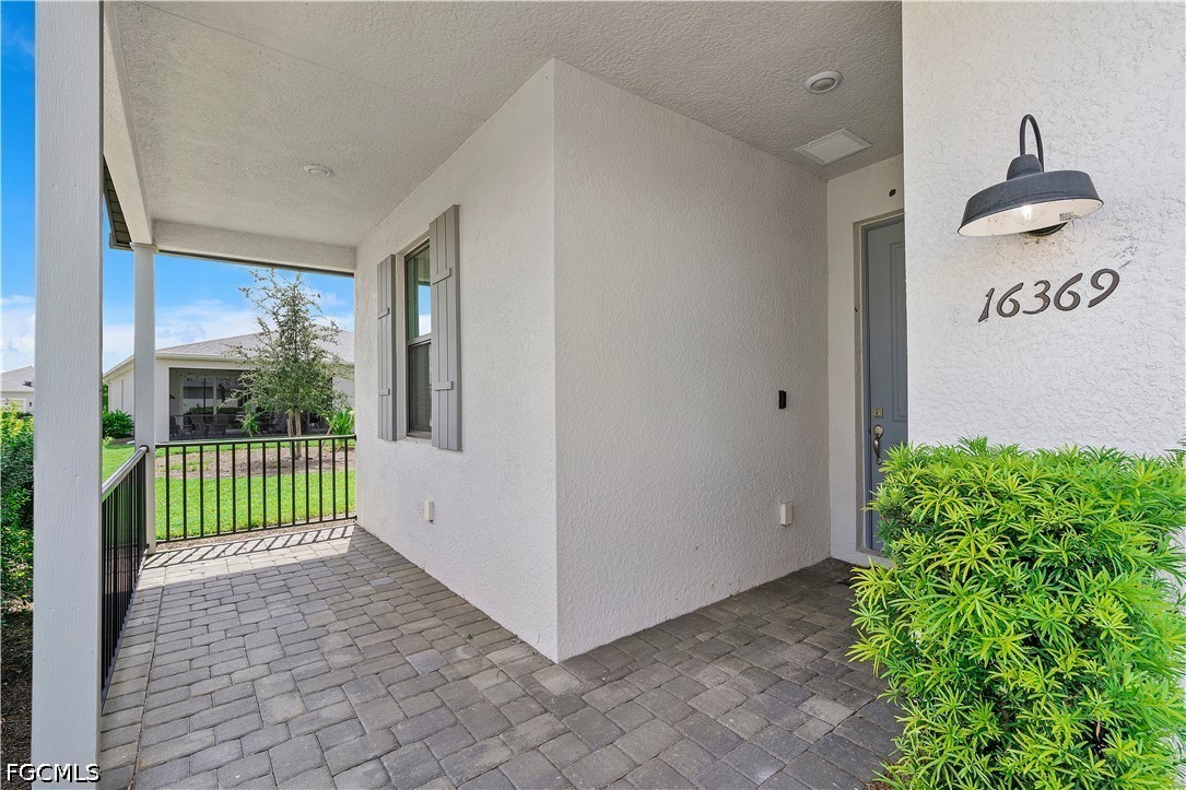 3 Bed Waterfront Home for Sale in Lake Babcock, FL, $329,000 — photo 2