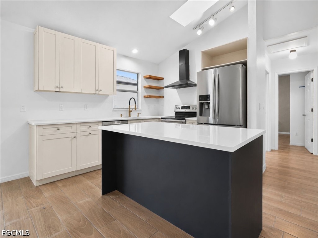 3 Bed SingleFamilyResidence for Sale in Cape Coral, FL — photo 2