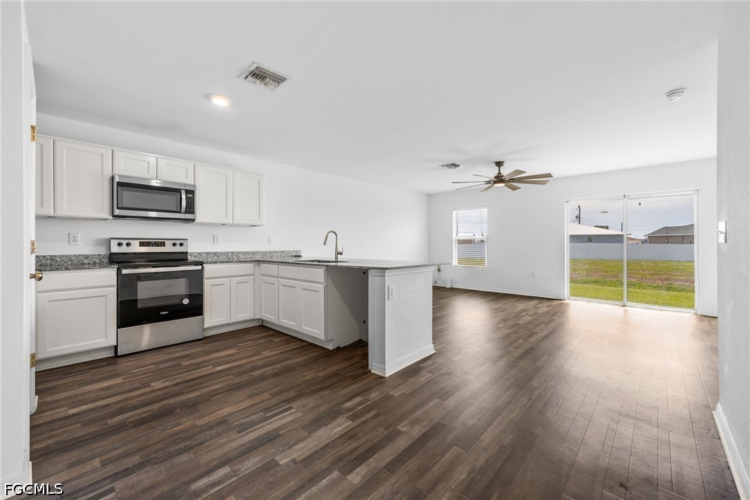 4 Bed SingleFamilyResidence for Sale in Port Labelle, FL — photo 2